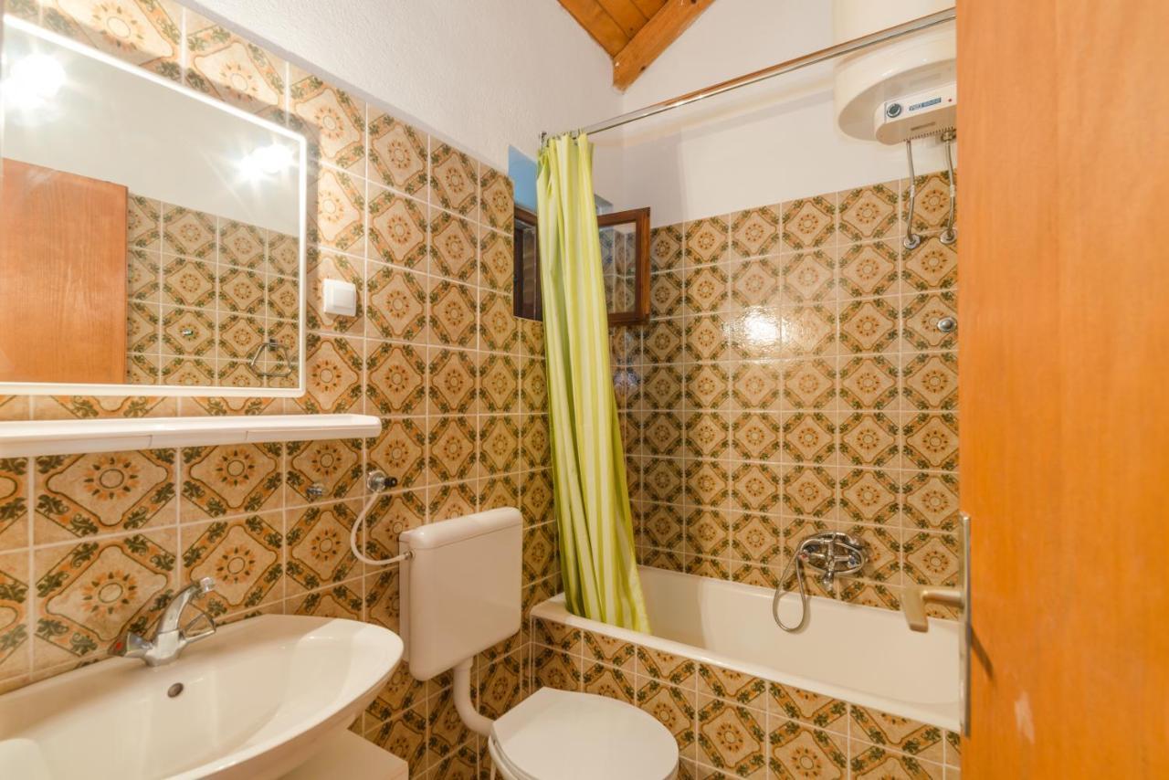 Apartmani Bugenvilija Brbinj Eksteriør bilde